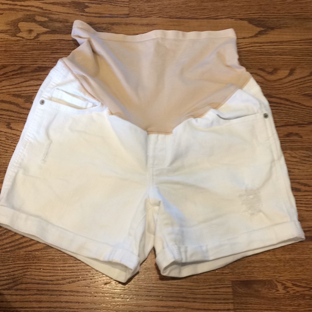 Old Navy full panel size 8 maternity shorts white